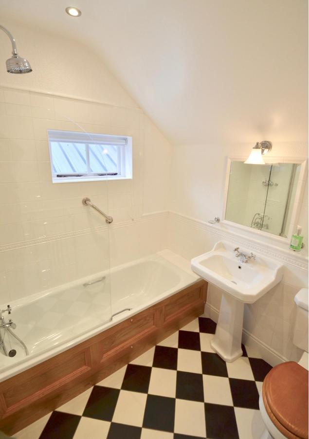 Delphi Lodge Cottages Leenaun Εξωτερικό φωτογραφία